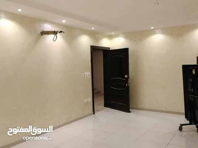160 m2 5 Bedrooms Apartments for Rent in Jeddah Al Marikh