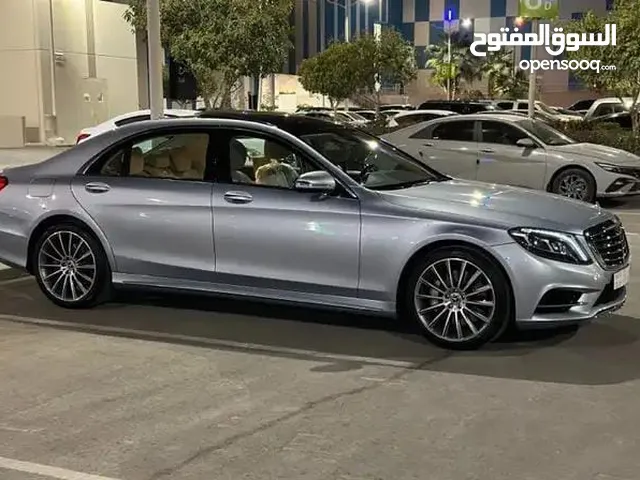 Mercedes Benz S-Class S 400 in Wadi ad-Dawasir