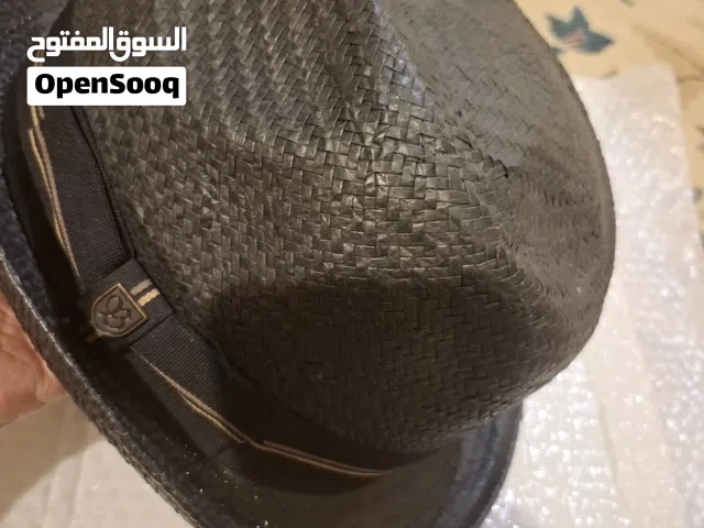 قبعات للبيع