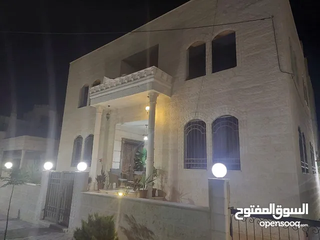 375 m2 More than 6 bedrooms Villa for Sale in Zarqa Madinet El Sharq