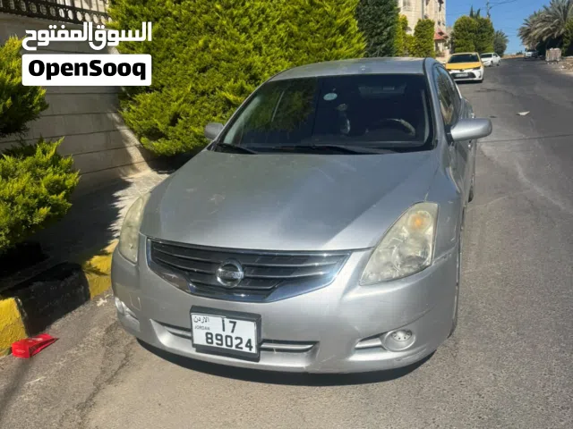 2011 نيسان التيما SL