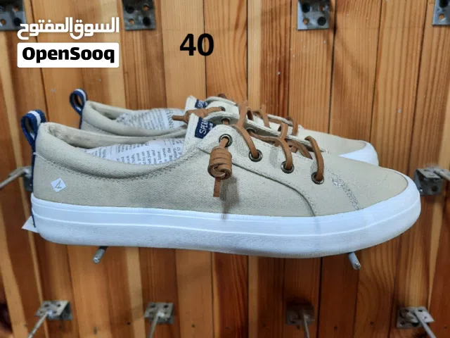 يتوفر تشكيله مميزه من الاحذيه الستاتي الصيفي