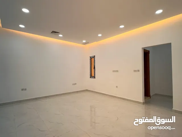 600 m2 4 Bedrooms Apartments for Rent in Al Ahmadi Sabah Al-ahmad 1