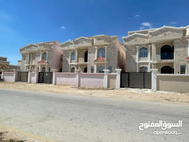 316 m2 More than 6 bedrooms Villa for Sale in Dhofar Salala