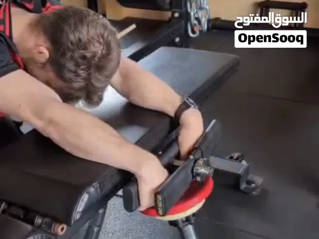 أقوى أجهزة تمرين الساعد ومصارعة الذراعين الاحترافية (إصدار 2025-2026) إلى كل رياضي يبحث عن القوة ال