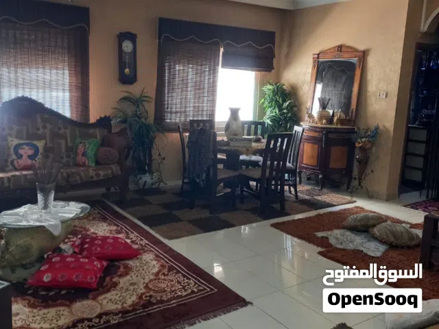 [تم تخفيض السعر]شقة ارضيه للبيع خلف الستي مول مساحه داخلي 126 خارجي 140
