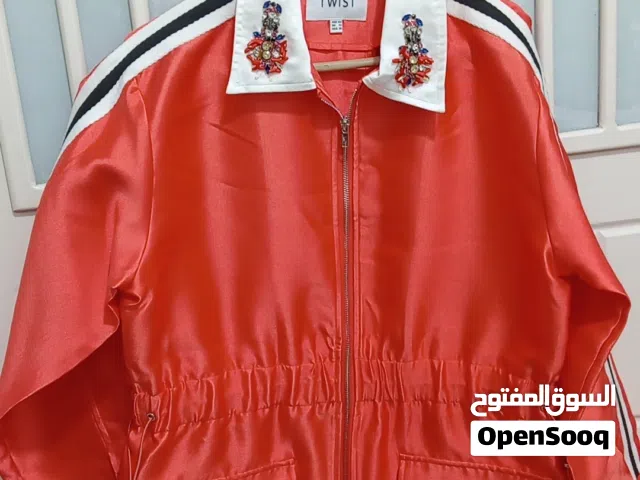 قميص جديد ماركه ولا لبسه سبب البيع مو على مقاسي