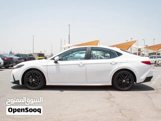 TOYOTA CAMRY Hybrid SE 2025