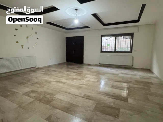 شقة فارغة - 3نوم - 200م - قرب الخدمات العامة - موقع مميز / خلدا