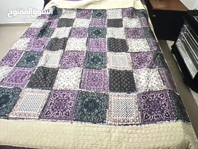 تخت خشب مجوز مع كوميدينا