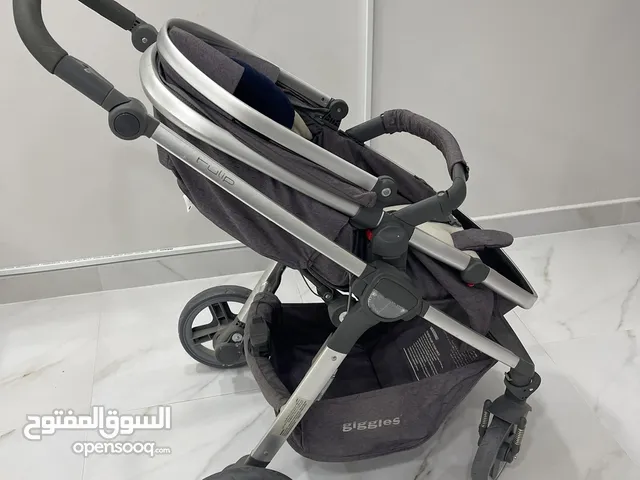 عربة اطفال في حاله ممتازة من سنتر بوينت ماركه giggles