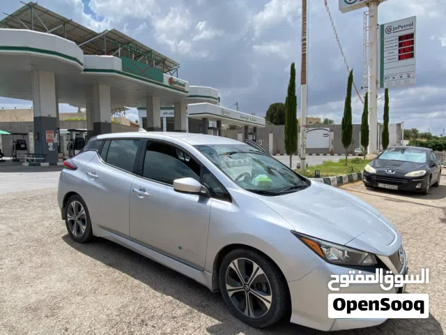 2018 نيسان ليف SV