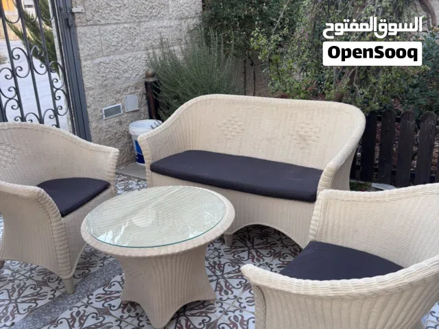 طقم راتان خارجي للحدائق او لشاليهات يتكون من اربع قطع وإسفنج مريح بحال وكاله