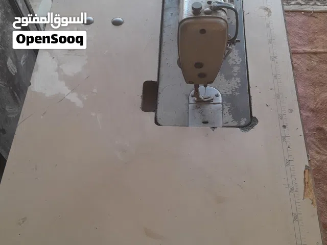 مكينة خياطه صناعي وبيتي نوع موستبيشي شغاله بحاله جيده جدا