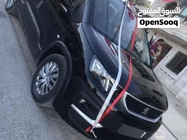 2019 بيجو ريفتر Standard