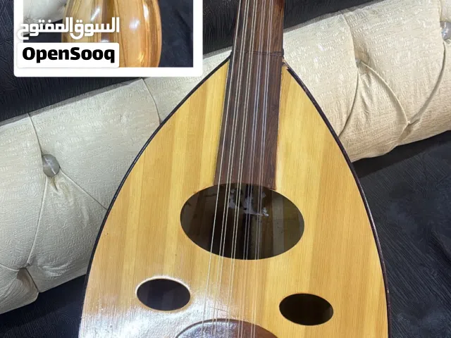 عود مصري جديد وممتاز للبيع (مع الشنطة)