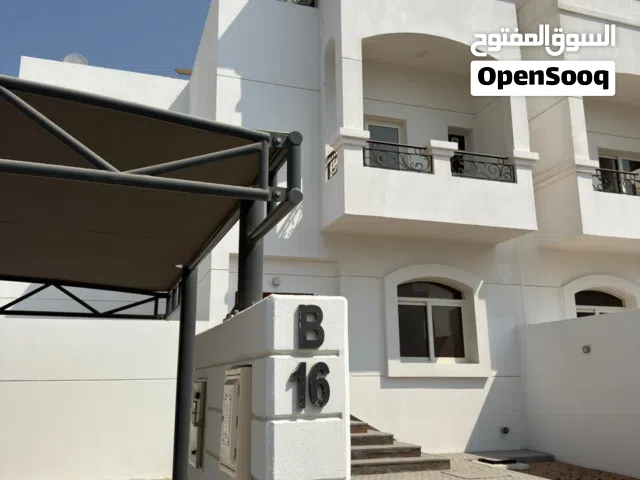 1700 m2 4 Bedrooms Villa for Rent in Sharjah Hamriyah Free Zone