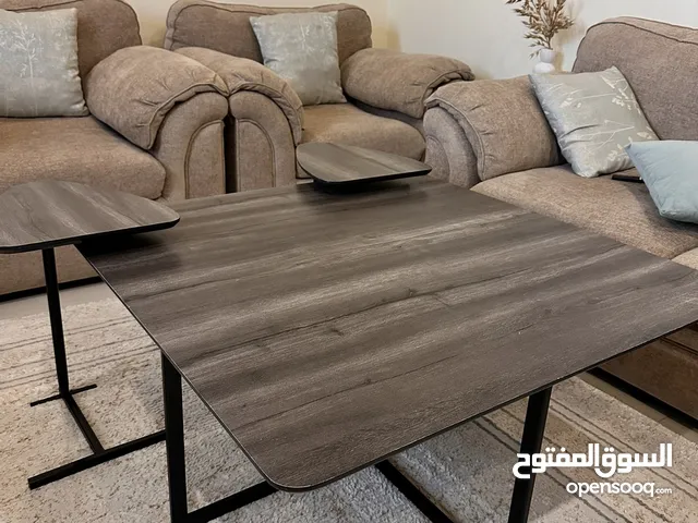 طاولة خشب مع 2 خدمة