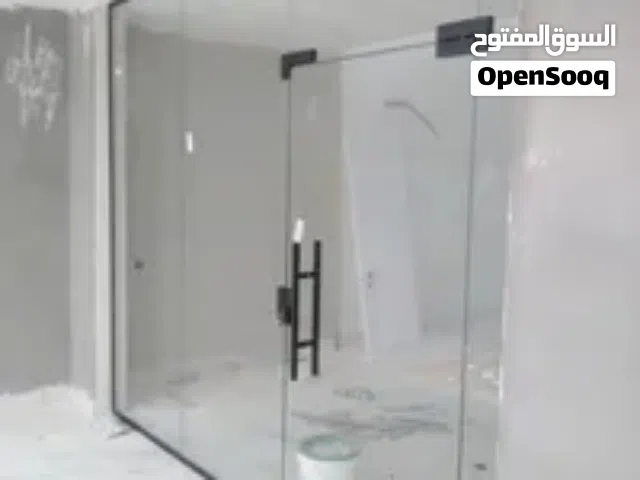 باب سكريت عرض 260 ارتفاع 250 زجاج لحاله من غير باب ومن غير ماكينه زجاج لحاله