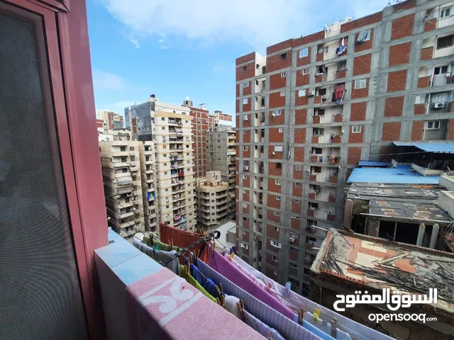 شقة على شارع جمال عبد الناصر