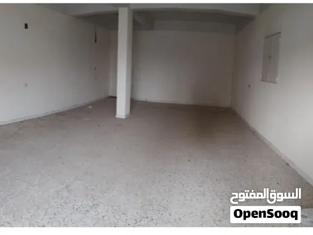 مخزن للإيجار بالقرب من جزيرة التومي
