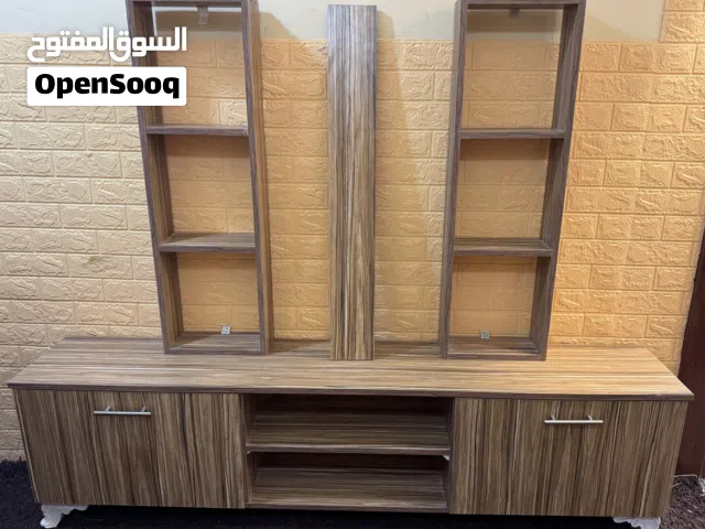 طاولة تلفزيون