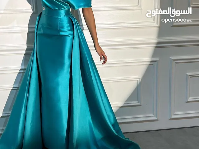 فساتين وبدل