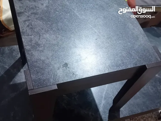 طاولتان صغيرة و واحدة كبيرة بحالة ممتازة واستعمال 3 أشهر لا يوجد اي كسر أو اي خدش only cash payment