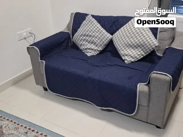 غرفة جلوس A&H living room كاملة الكنب وسجادة وستائر وطاولة طعام مع6 كراسي تصلح لتكون طاولة مكتب
