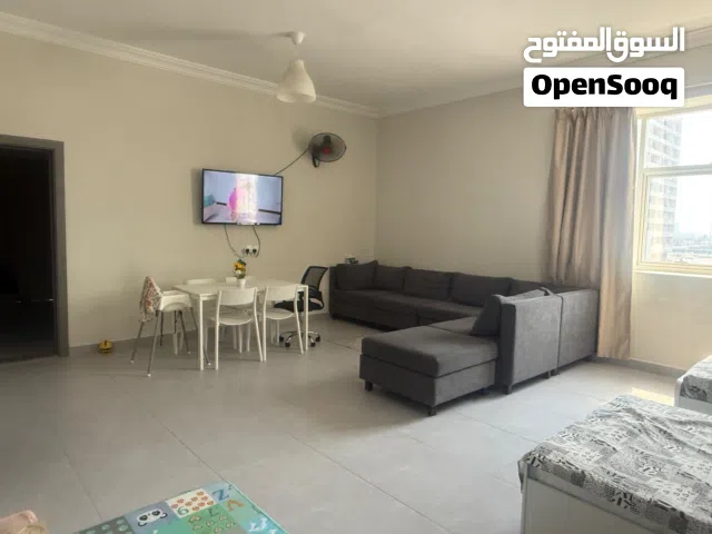 شقة ببناية كونكورد مفروشة غرفة و صالة