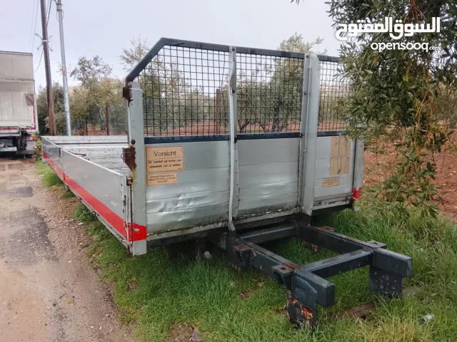 صندوق جناب المنيوم مجسر ومصفح سطحه ومجهز لتركيب ونش الماني اصلي 7.25