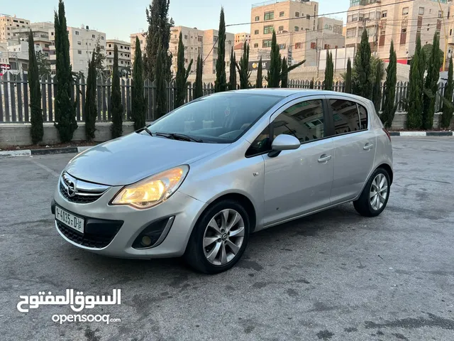 اوبل كورسا اوتوماتيك شاشة مع كاميرا خلفية