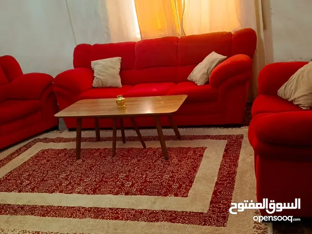 غرفة قعدة (كنبايات ) لون احمر