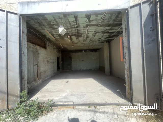 مخزن باب للإيجار