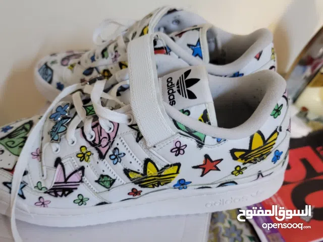 Original Adidas shose for sale size 45 only one time used with box