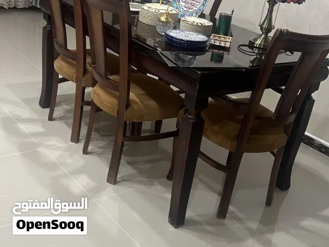 طاولة سفرة مع 6 كراسي للبيع