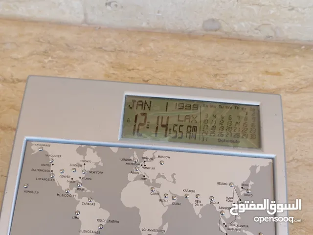 ساعه مع منبه وتعطي توقيت دول العالم كبسه عل الخريطه شغاله 100/100