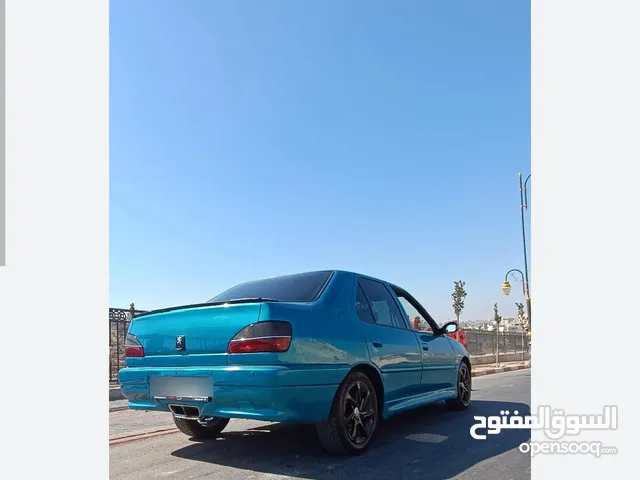 شاكر عوض دورا بيجو موديل 2000 تيربو 90 حصان البودي بحاجة لإعادة دهان. الصورة للتوضيح فقط