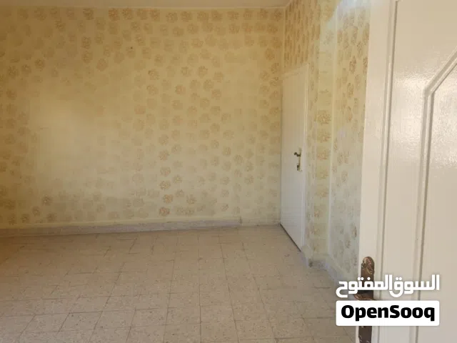 130 m2 4 Bedrooms Apartments for Rent in Zarqa Hay Ramzi