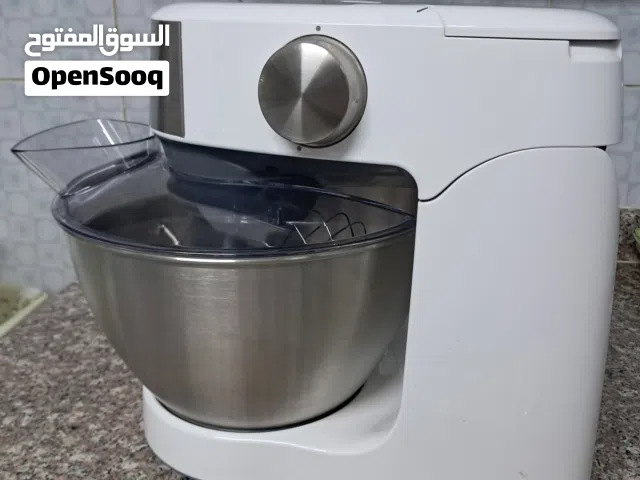 عجانة مع خلاط ماركة كينود شبه جديدة