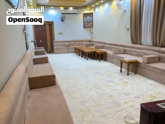 ديوان 20 متر كامل للبيع مع الستائر - نظيف جدًا التفاصيل اسفل الصور