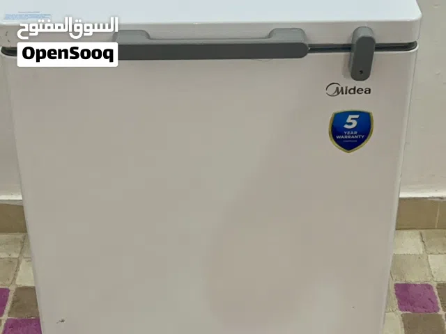 فريزر من شركة ميديا بحالة شبه جديده استعمال خفيف