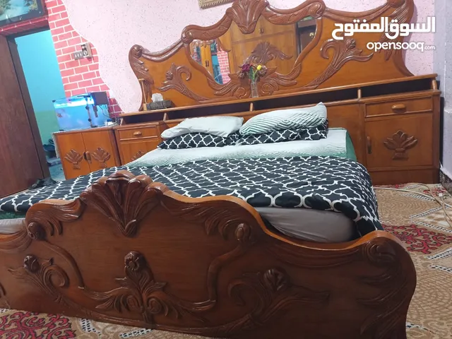 غرفه نوم صاج ثگيل خمس قطع.. كنتور طابقين سرير بتاج متصل ...سعرها مليون وربع وبيها مجال
