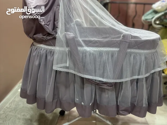 سرير اطفال الرضع