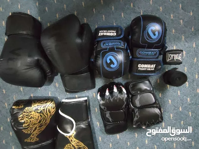 قفازات ملاكمة و MMA