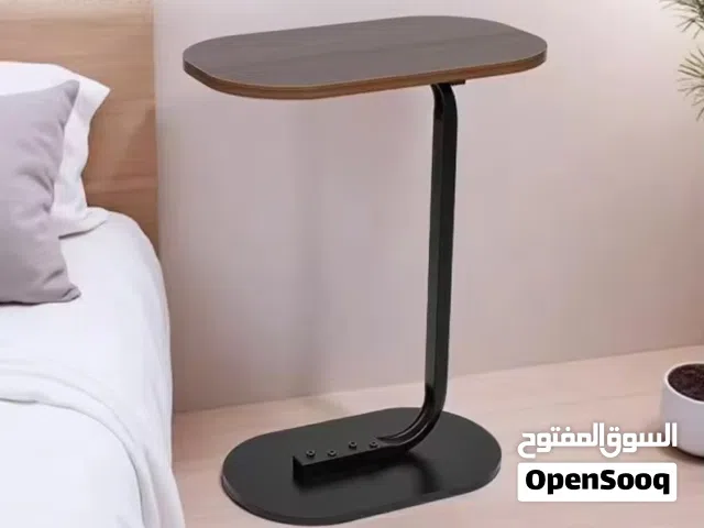 طاولة جانبية موديل Z-2823 بتصميم عصري بقاعدة معدنية