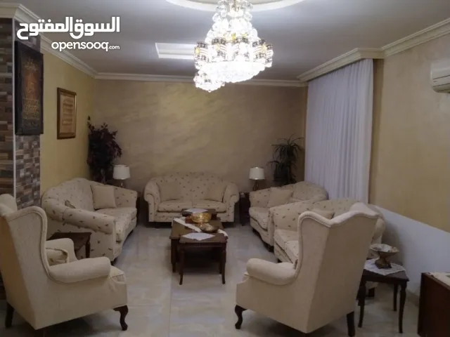 شقة طابقية مميزة - أرضيه مع حديقه  .. للبيع
