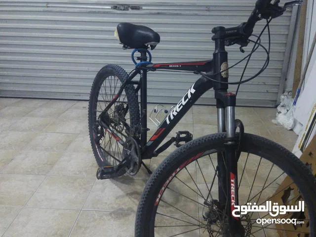 سيكل مستعمل ولا يوجد فيه اضرار ونضيف