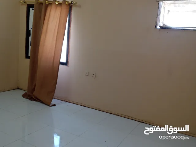 شقة نظيفة إيجا. شهري