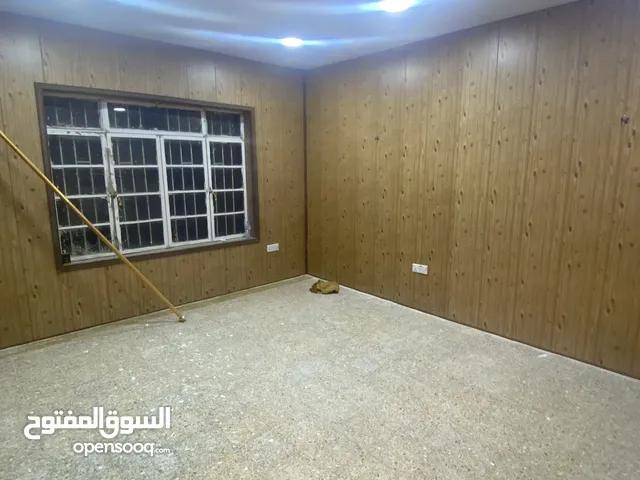 250m2 5 Bedrooms Villa for Rent in Basra Jaza'ir